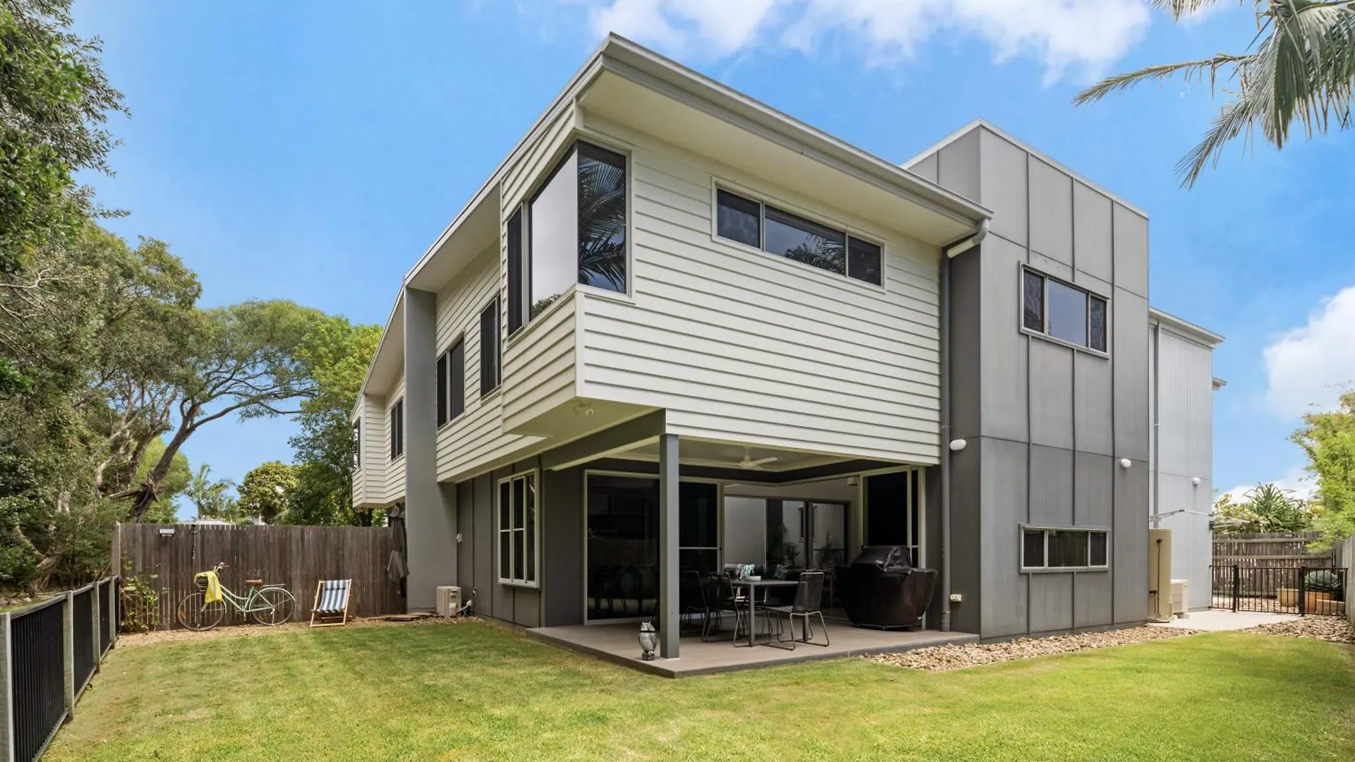 Mount Coolum Beachfront Abode With Private Rooftop Yaroomba 0*,  Australie