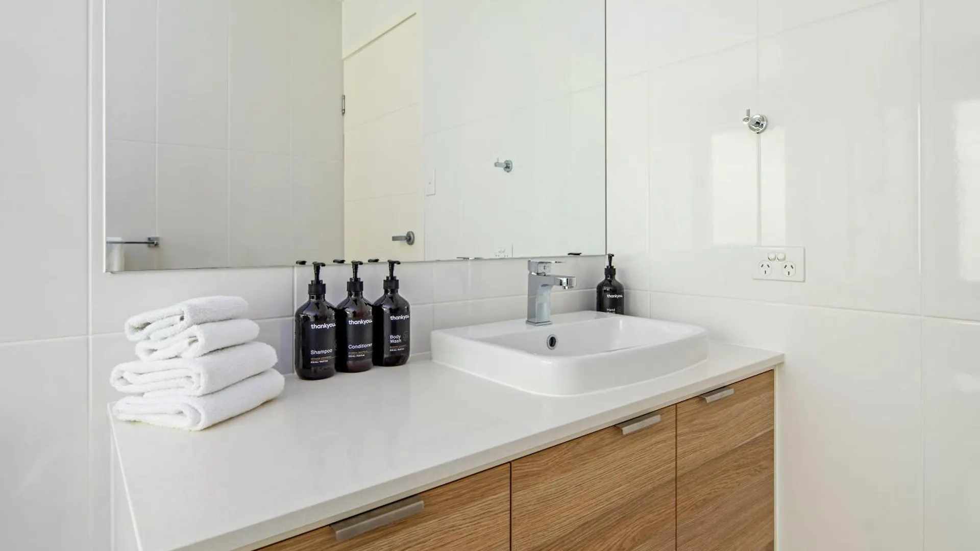 Mount Coolum Beachfront Abode With Private Rooftop Yaroomba Australie