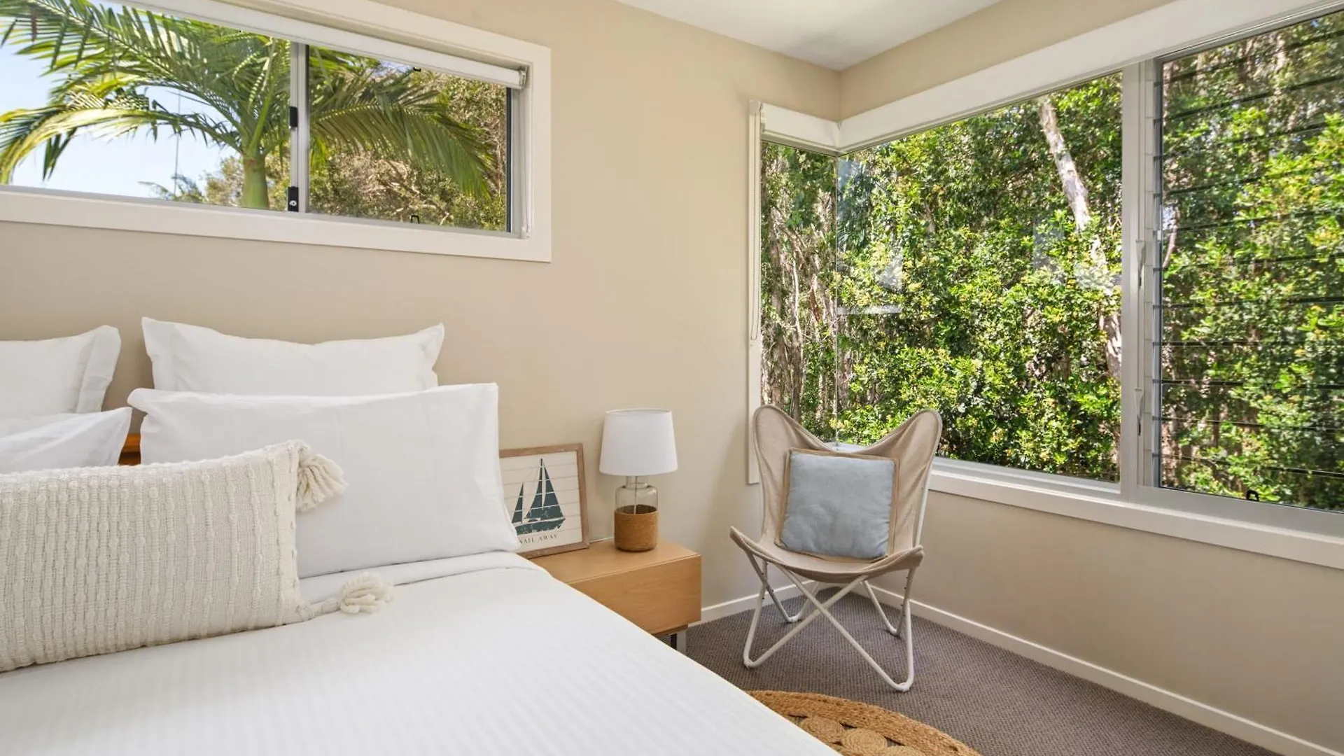 Mount Coolum Beachfront Abode With Private Rooftop Yaroomba Hébergement de vacances