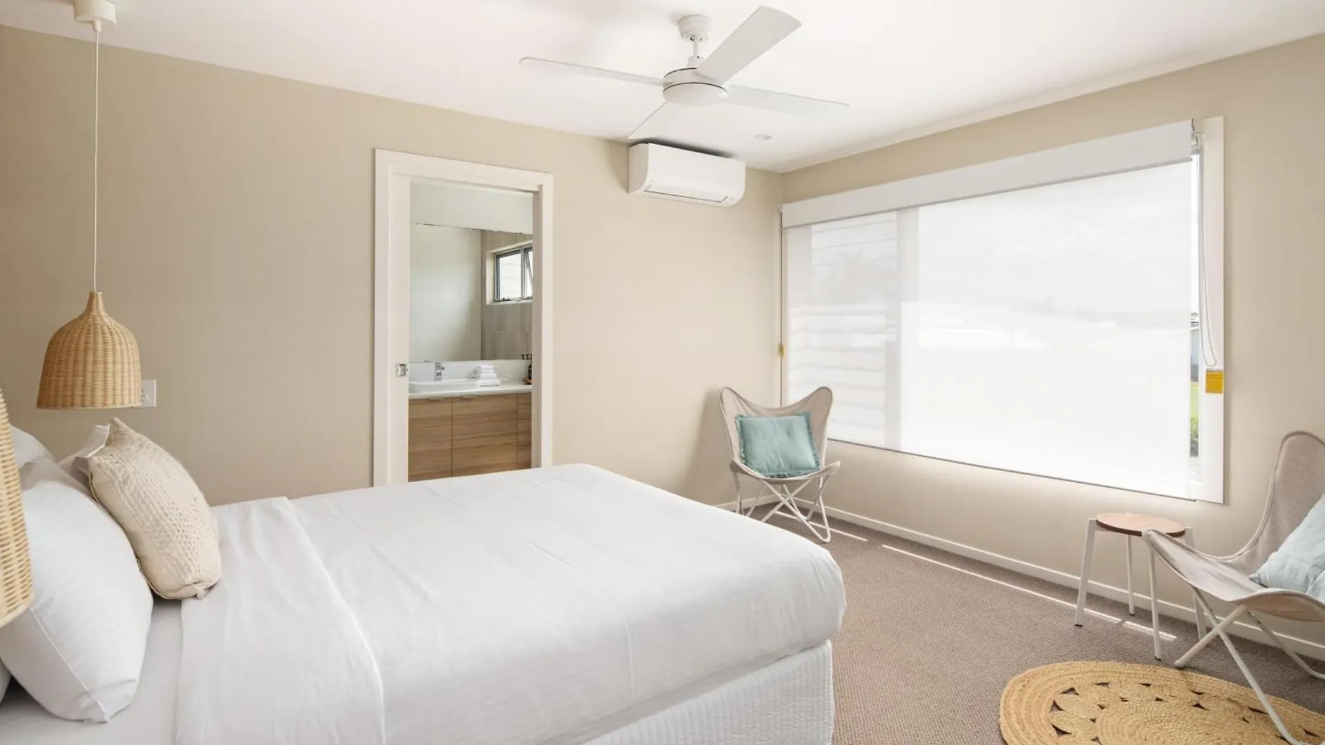 Mount Coolum Beachfront Abode With Private Rooftop Yaroomba