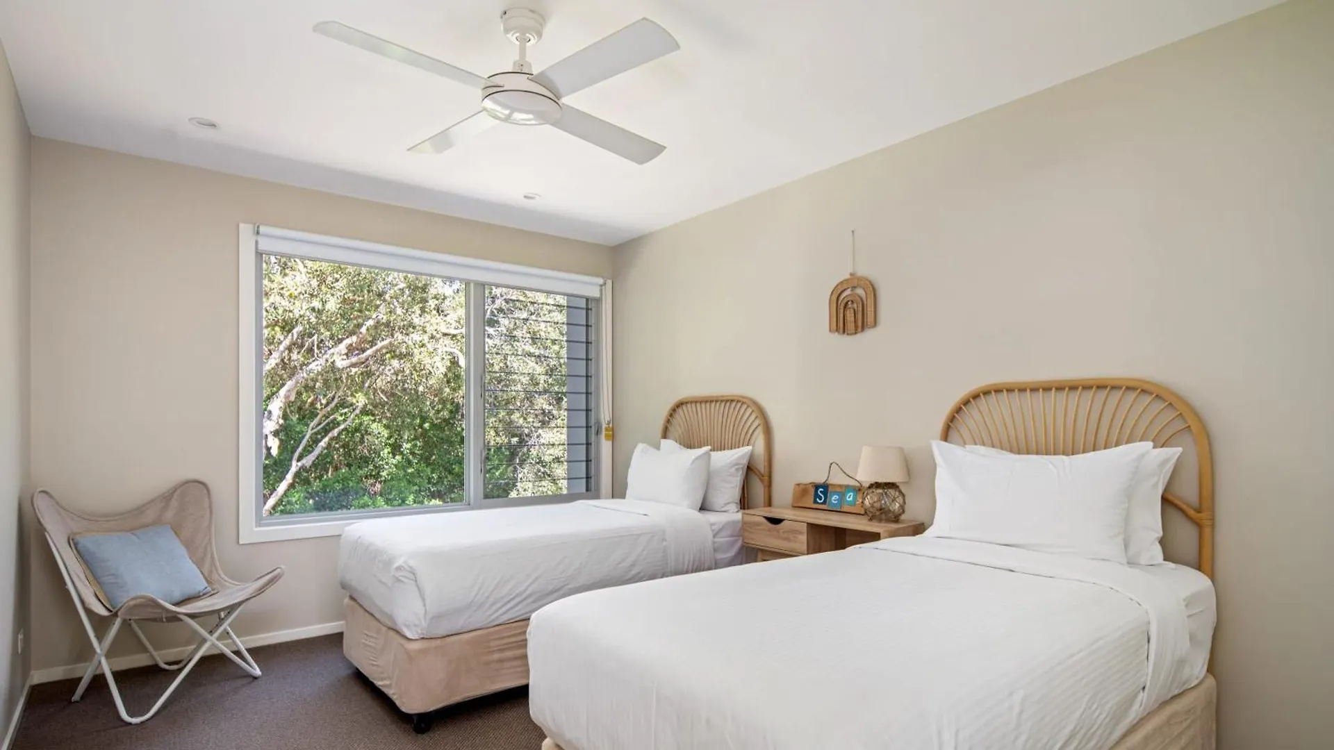 Mount Coolum Beachfront Abode With Private Rooftop Yaroomba Hébergement de vacances