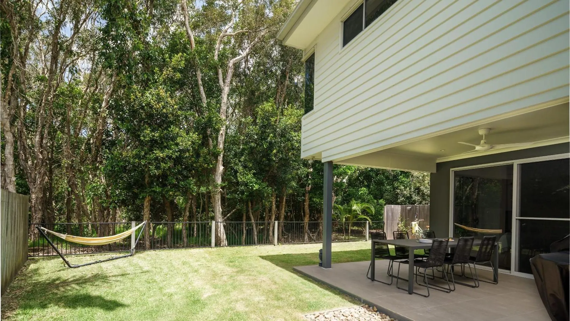 Hébergement de vacances Mount Coolum Beachfront Abode With Private Rooftop Yaroomba
